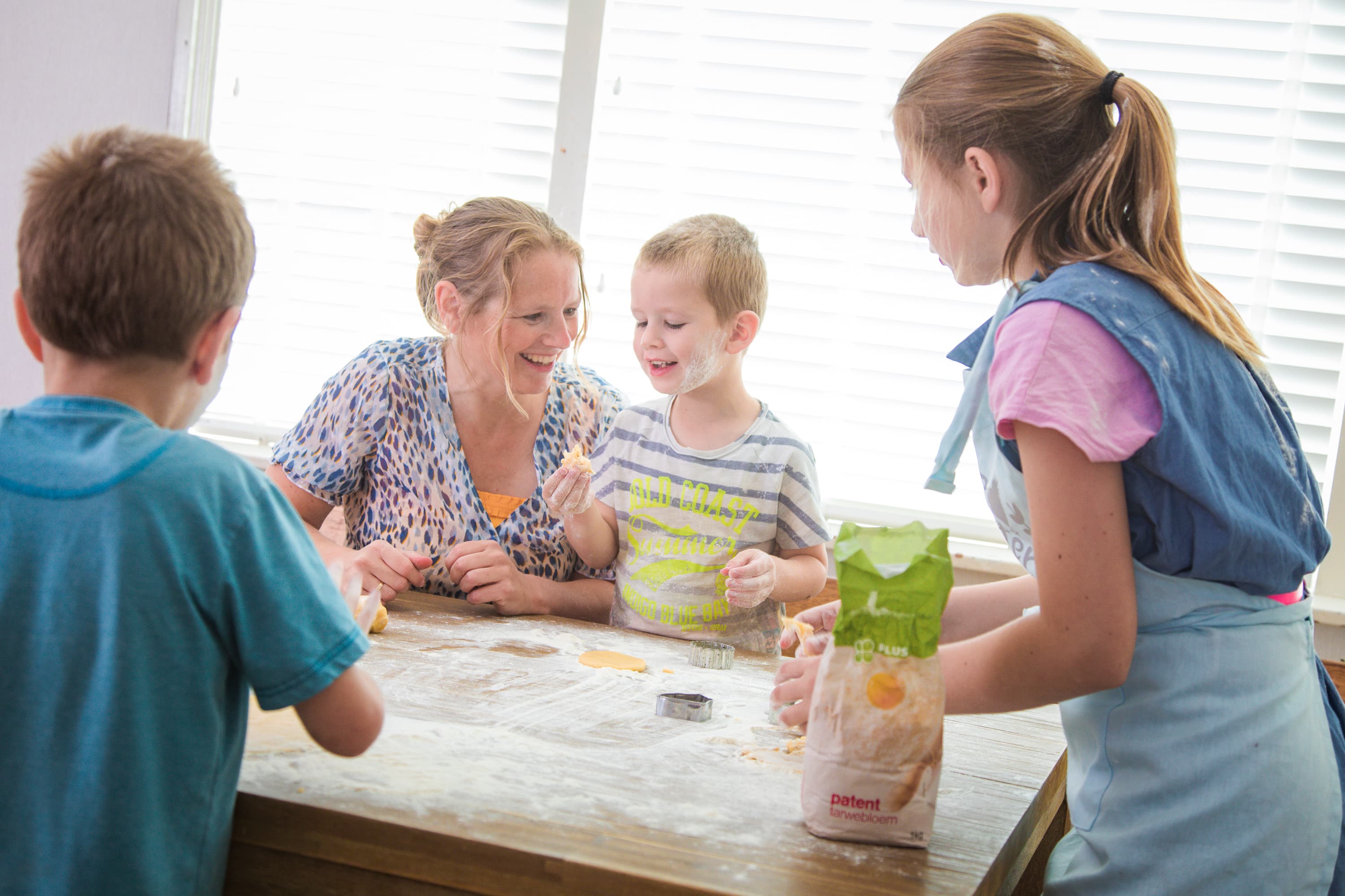 Verschillende branding foto’s die de sfeer in het logeerhuis weergeven, zodat ouders en kinderen een indruk krijgen van deze liefdevolle opvang in Bergambacht. 