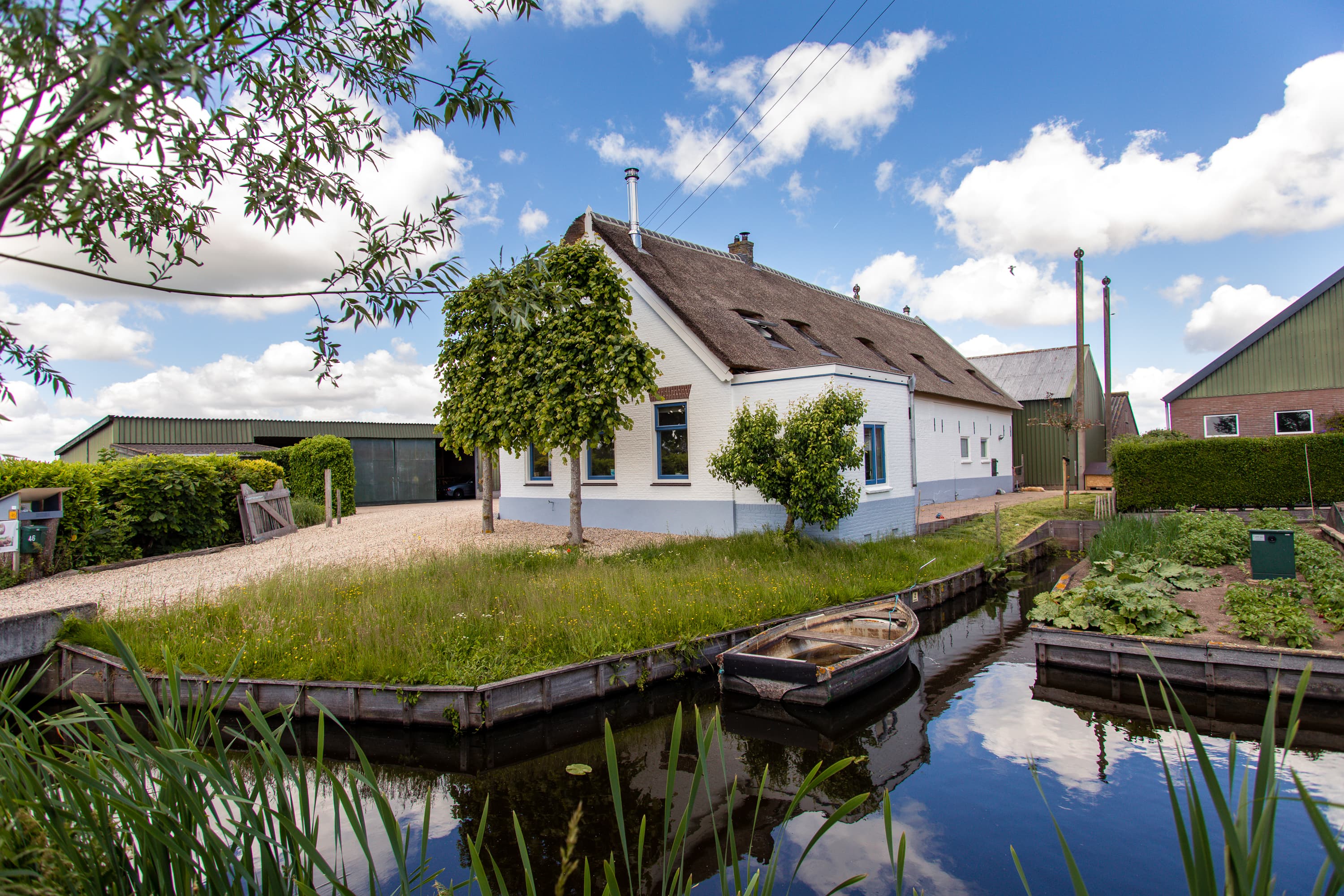 Verschillende branding foto’s die de sfeer in het logeerhuis weergeven, zodat ouders en kinderen een indruk krijgen van deze liefdevolle opvang in Bergambacht. 