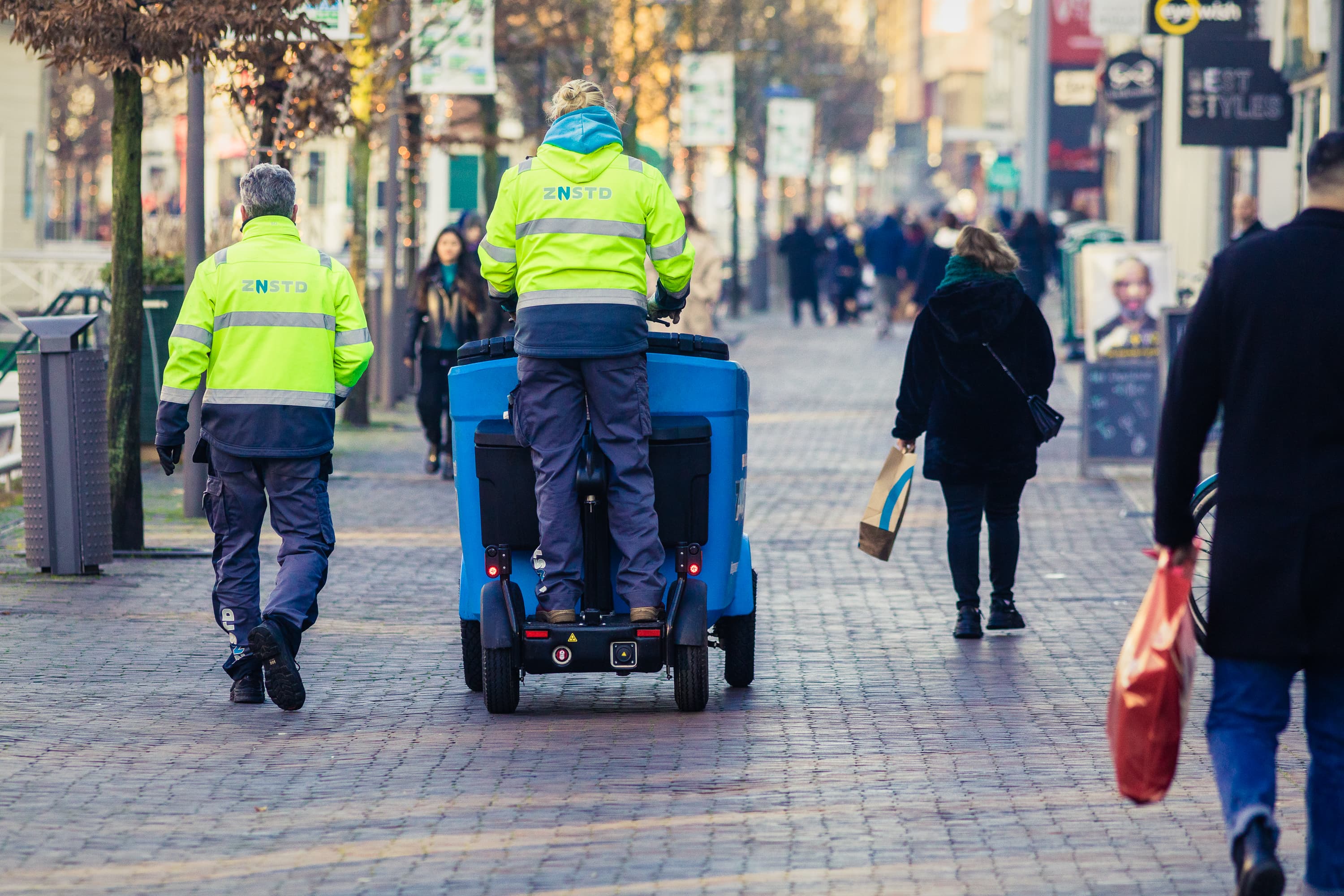 Employer Branding voor de gemeente Zaanstad, op diverse locaties in of rond het gemeentehuis van Zaandam. Beelden die aansluiten bij de visie van de gemeente Zaanstad.