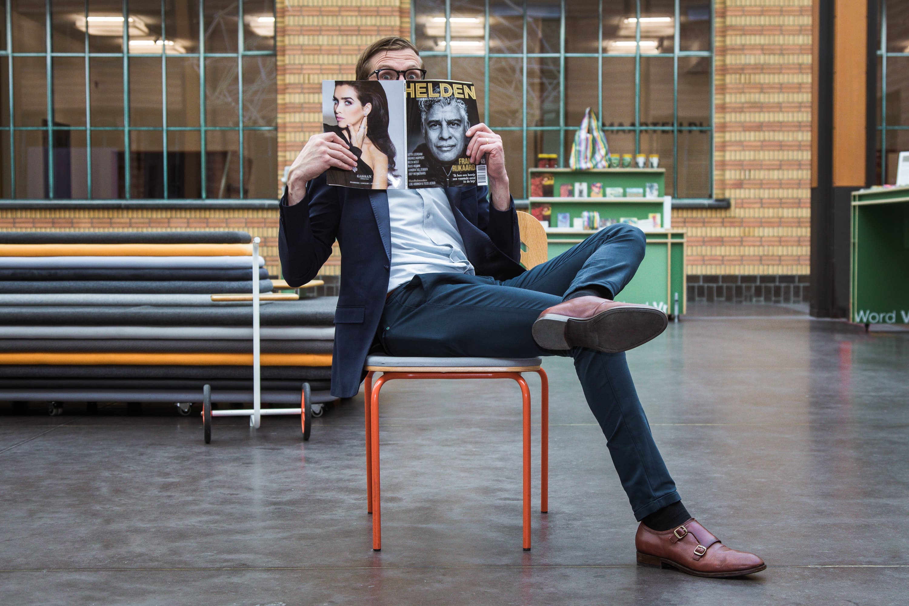 Deze personal Branding foto’s van Casper van Kalleveen zijn geïnspireerd door verschillende kunstwerken en attributen in het Kunstmuseum in Den Haag. Ze laten zien hoe Casper zelf uit zijn comfortzone probeert te ontsnappen.