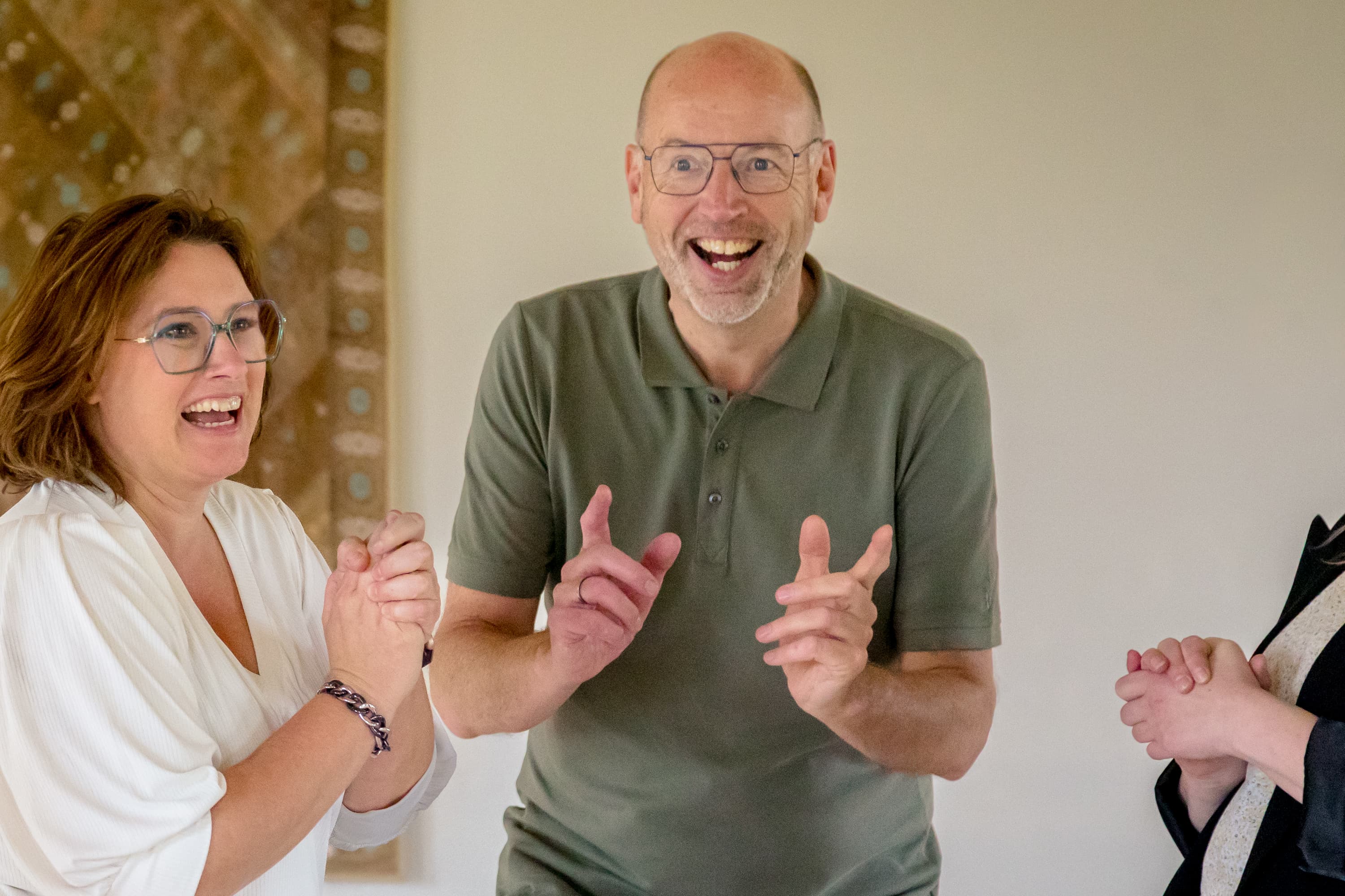 Personal branding foto's van Marieken van Lierop in kloosterlocatie Samaya in Werkhoven. Ze tonen haar als betrokken onderwijsadviseur en bevlogen rekentrainer, in een natuurlijke setting met ruimte voor zowel professionaliteit als persoonlijkheid.